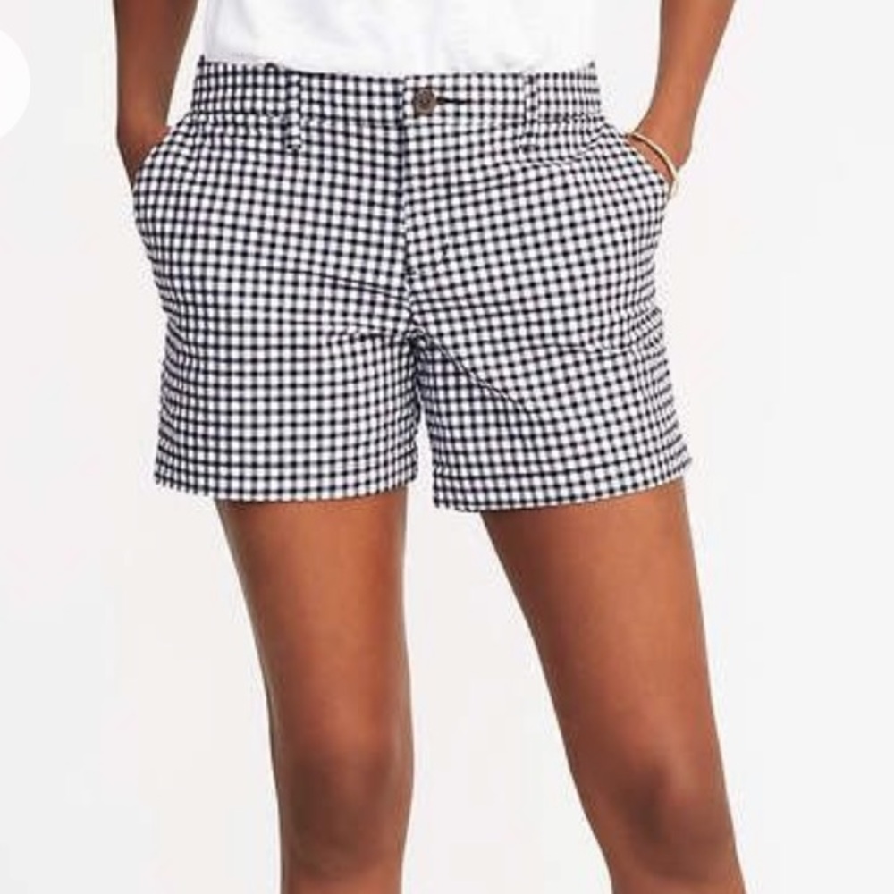Old Navy Black and White Gingham Plaid Everyday Shorts